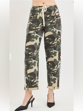 84 ❤️RISEN SLOUCHY BARREL CAMO PANTS